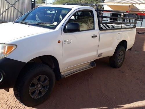 Toyota Hilux 2.7 vvti 4x4 in Namibia