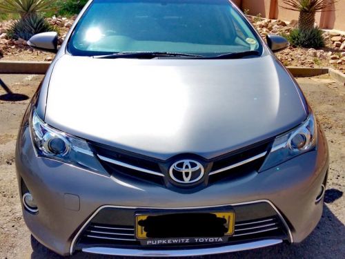 Toyota Auris 1.6 XR - Avant Gard Bronze in Namibia