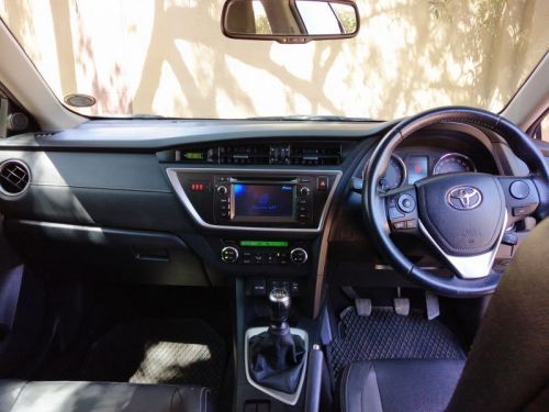 Toyota Auris 1.6 XR - Avant Gard Bronze in Namibia
