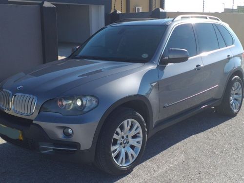 BMW X5 4.8i, V8, 4x4  in Namibia