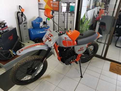 Yamaha XT 500 Project Bike in Namibia