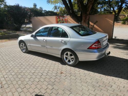Mercedes-Benz C180 kompessor Avangarde in Namibia