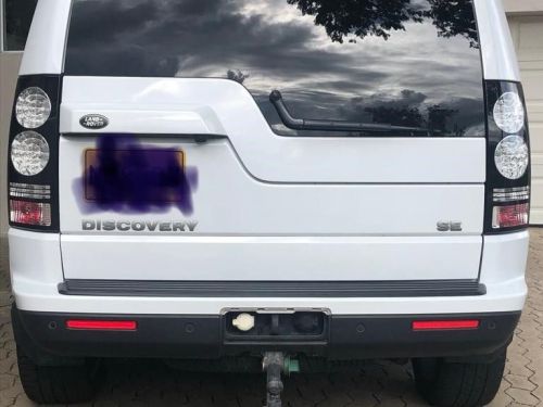 Land Rover Discovery SDV6 SE in Namibia