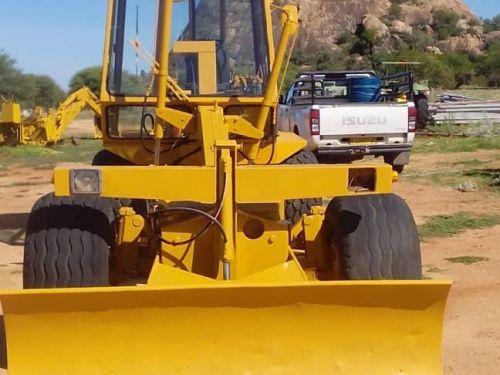 MBU MBU G 4 GRADER in Namibia
