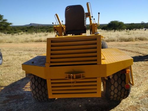 MBU MBU G 4 GRADER in Namibia