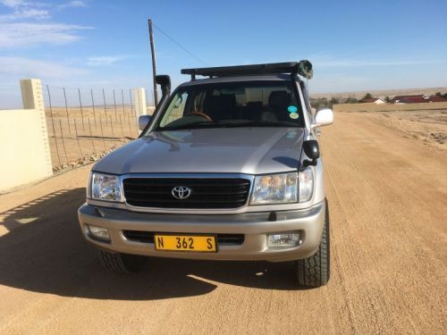 Toyota Land Cruiser 4.7 liter in Namibia