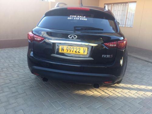 Infiniti FX 50S in Namibia