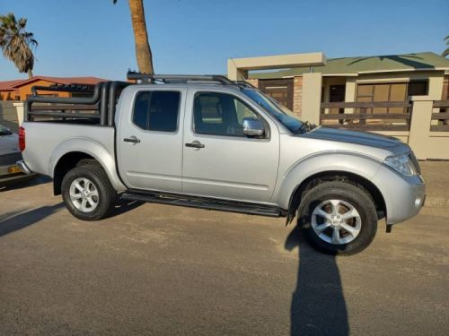 Nissan Navara 3UZ 4.3 V8 VVTI in Namibia
