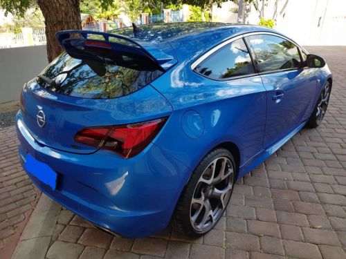 Opel Astra OPC 2.0T in Namibia