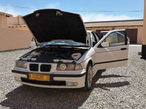 BMW 323i e36 in Namibia
