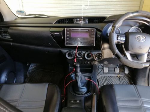 Toyota Hilux 4*4 2.4 in Namibia