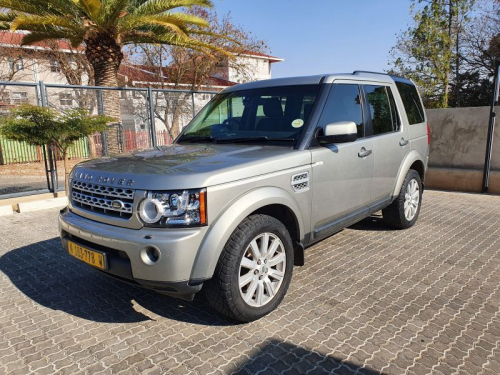 Land Rover Discovery 4 SE in Namibia