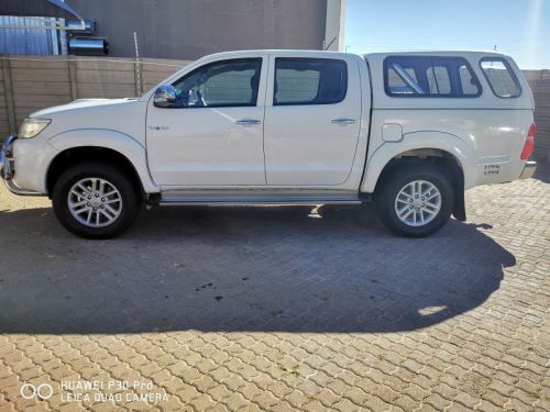 Toyota Hilux manual 4x4 in Namibia