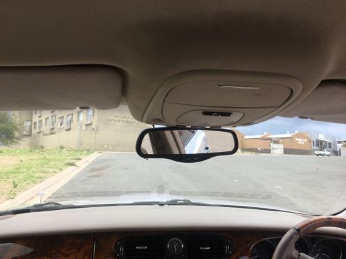 Jaguar XJ8 X350. V8 in Namibia