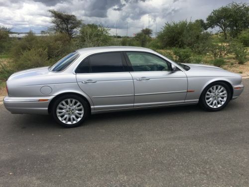 Jaguar XJ8 X350. V8 in Namibia