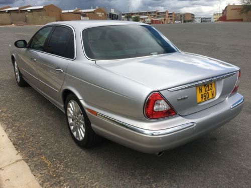 Jaguar XJ8 X350. V8 in Namibia