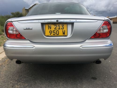 Jaguar XJ8 X350. V8 in Namibia