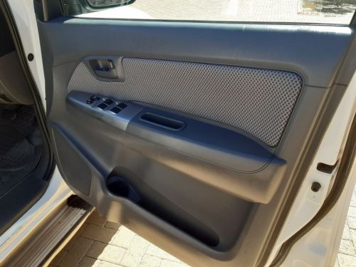 Toyota Hilux 3.0L D4D Raider Auto D/Cab 4x4 in Namibia