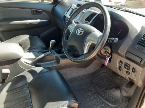 Toyota Hilux 3.0L D4D Raider Auto D/Cab 4x4 in Namibia