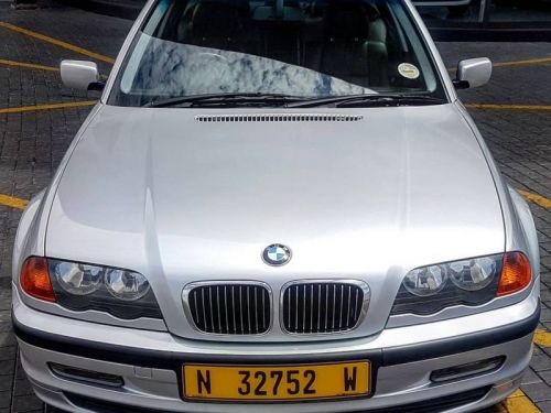 BMW 320i (E46 - straight six) in Namibia