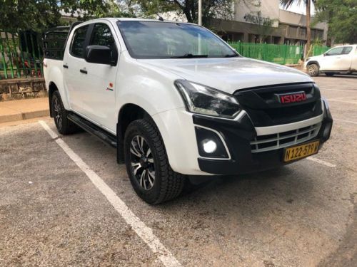 Isuzu KB250 X-Rider 4X4 in Namibia