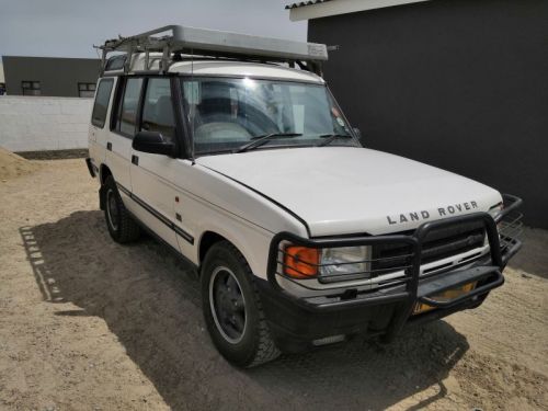 Land Rover Discovery ES V8 in Namibia
