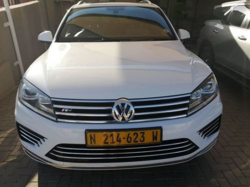 Volkswagen Touareg V6 3.0 TDI Luxury R-Line in Namibia