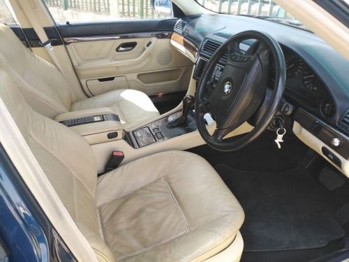 BMW 750 iL V12 in Namibia