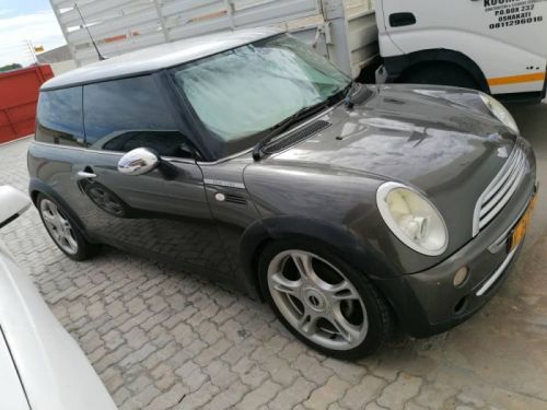 Mini Mini Cooper Park Lane in Namibia