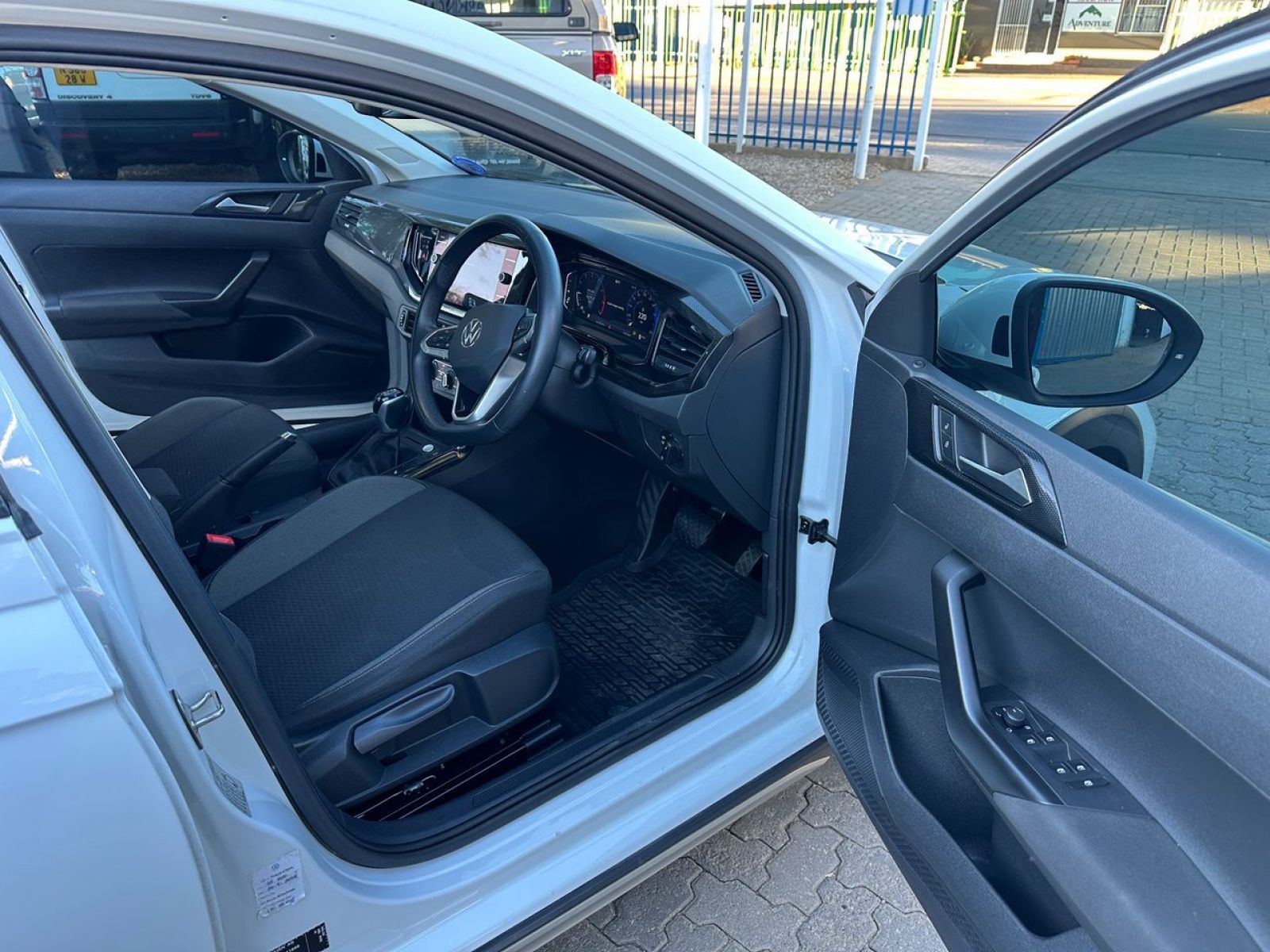 2022 Volkswagen Taigo photo 6