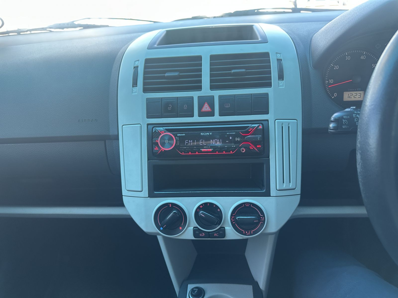 2017 Volkswagen Polo Vivo photo 9