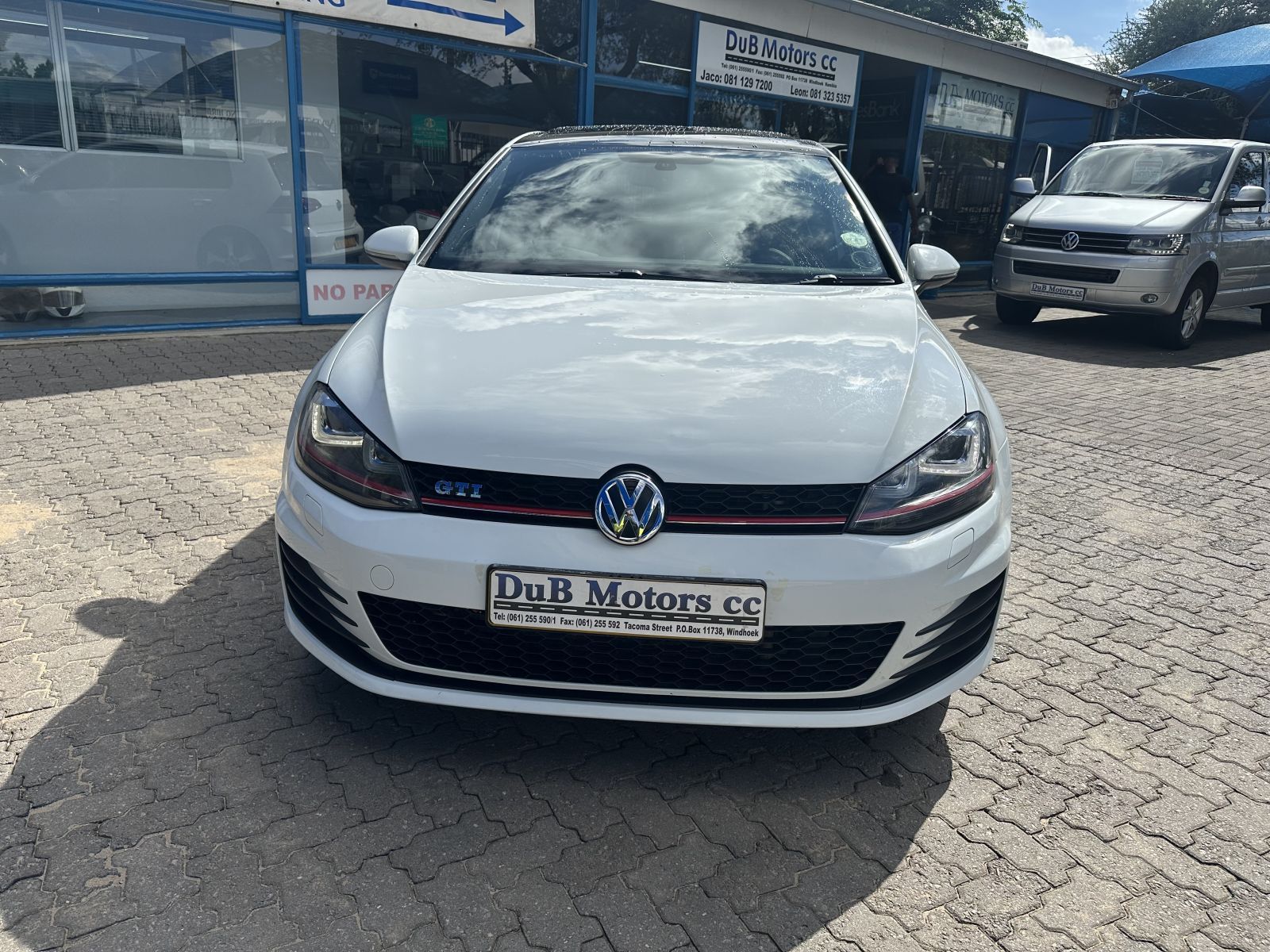 2013 Volkswagen Golf photo 2