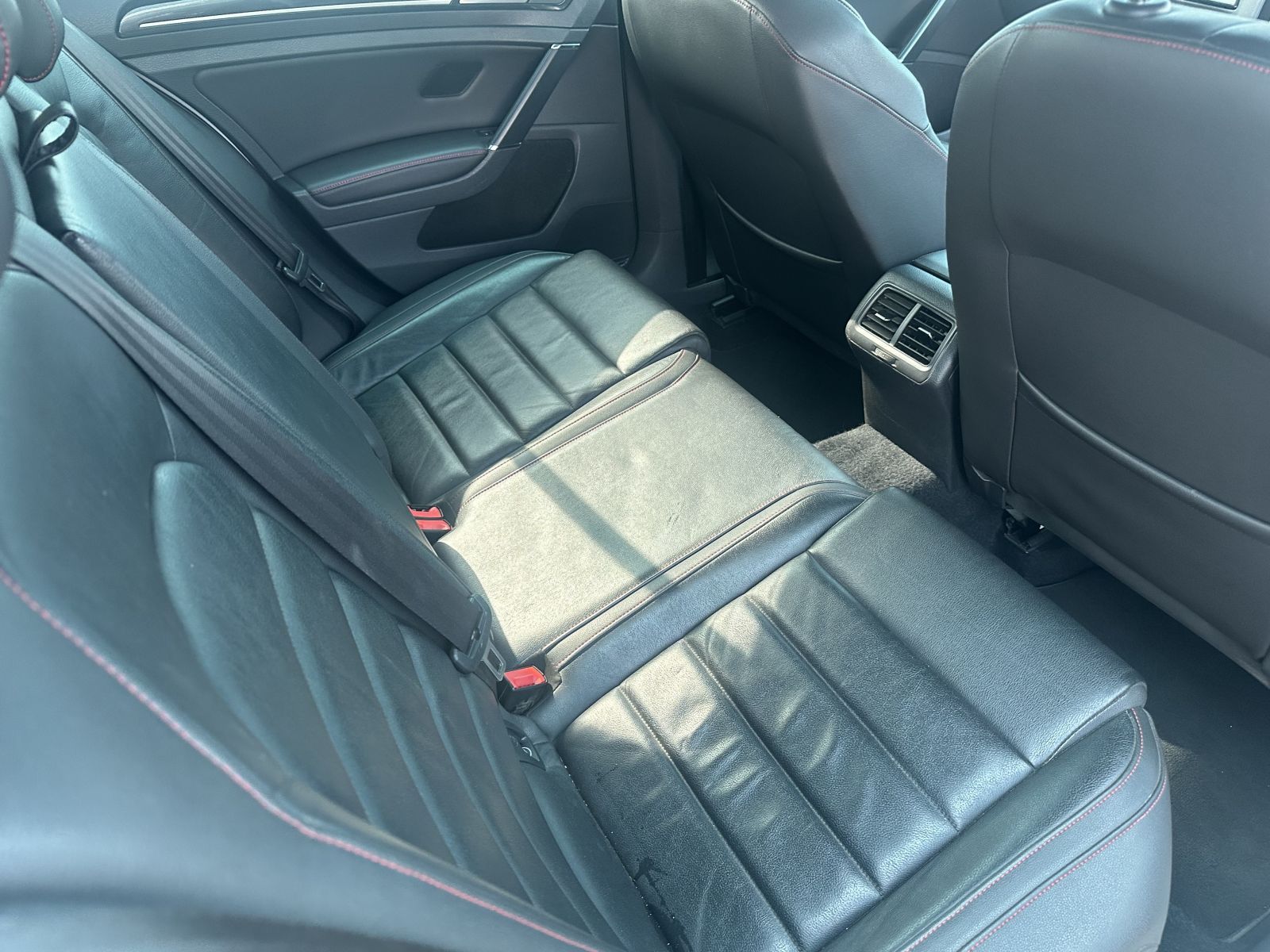 2013 Volkswagen Golf photo 8