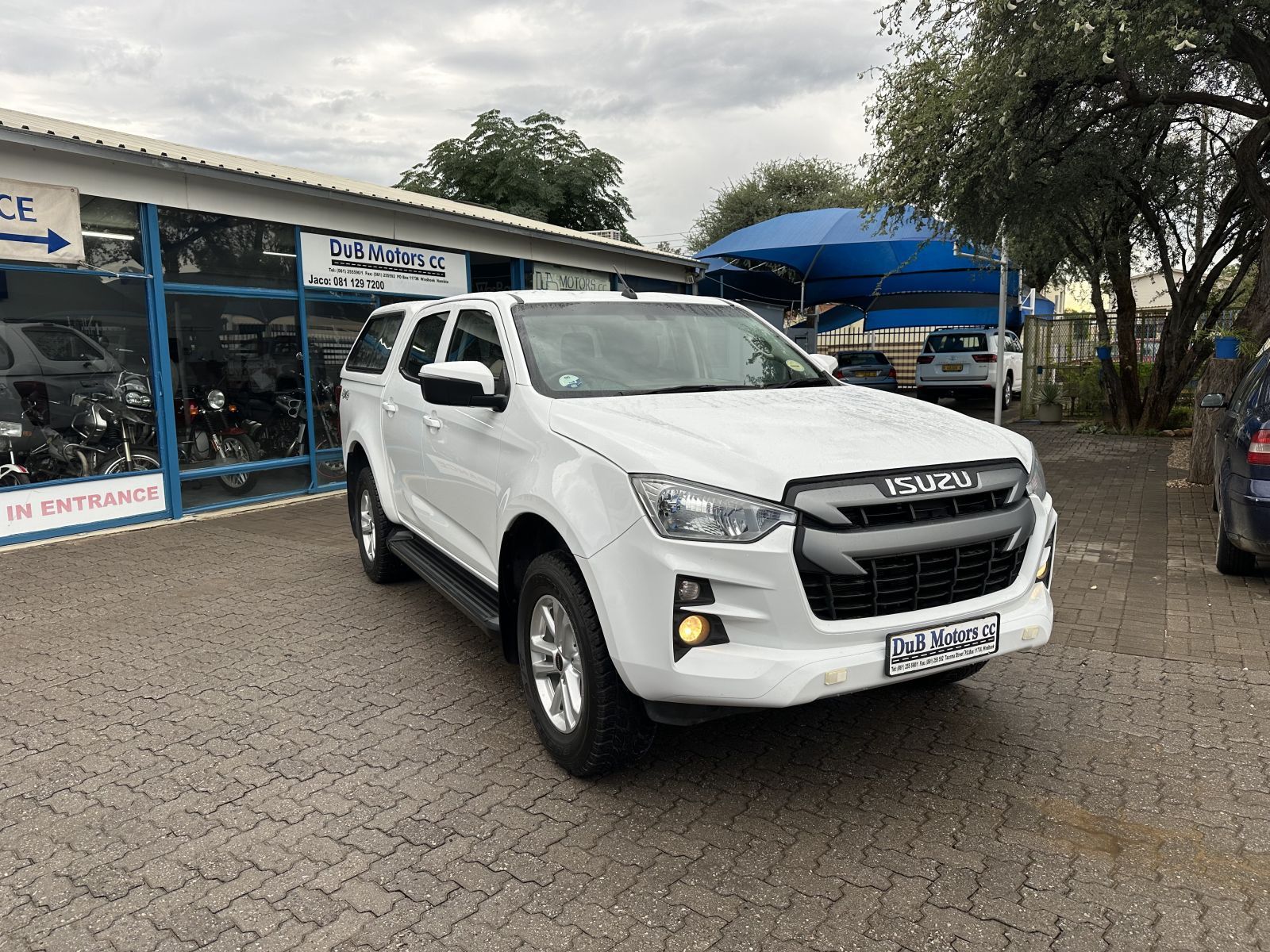 2023 Isuzu D-MAX photo 1