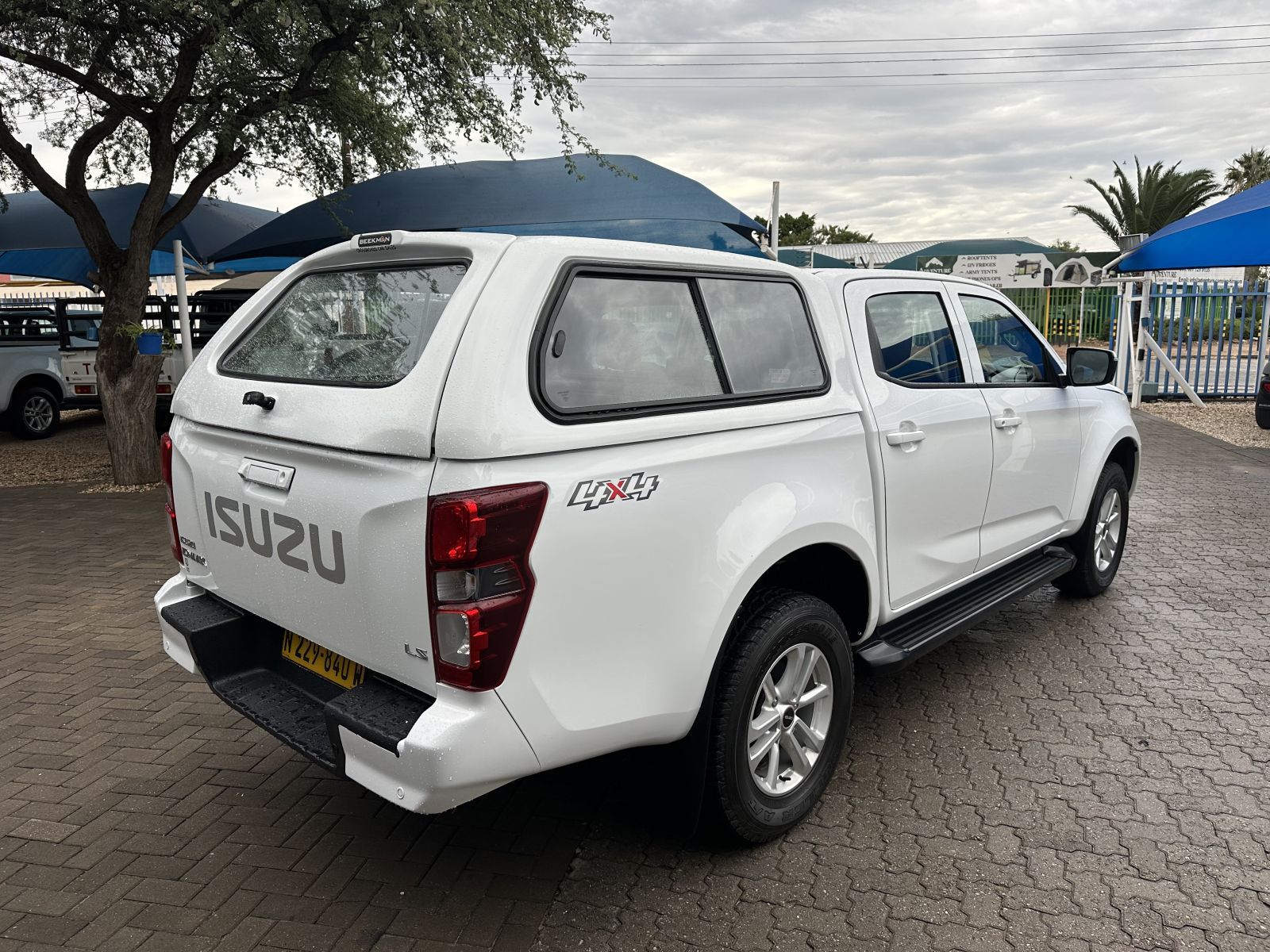 2023 Isuzu D-MAX photo 4