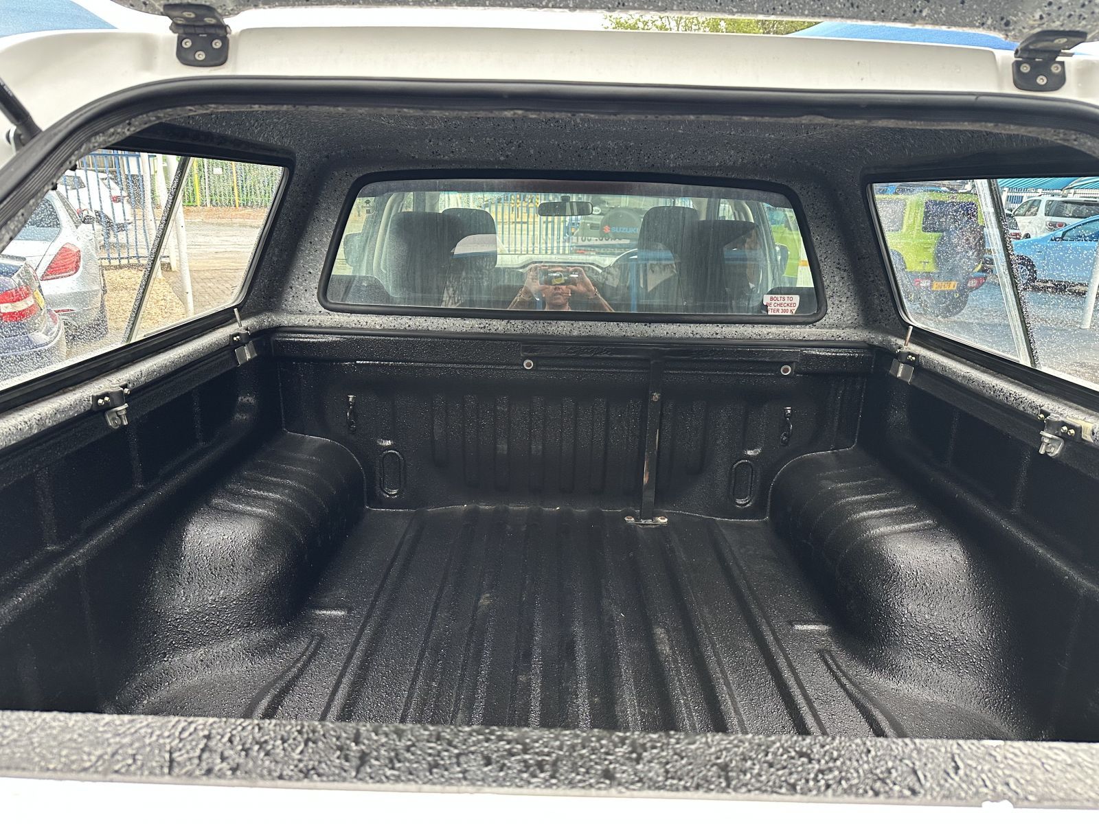 2023 Isuzu D-MAX photo 5