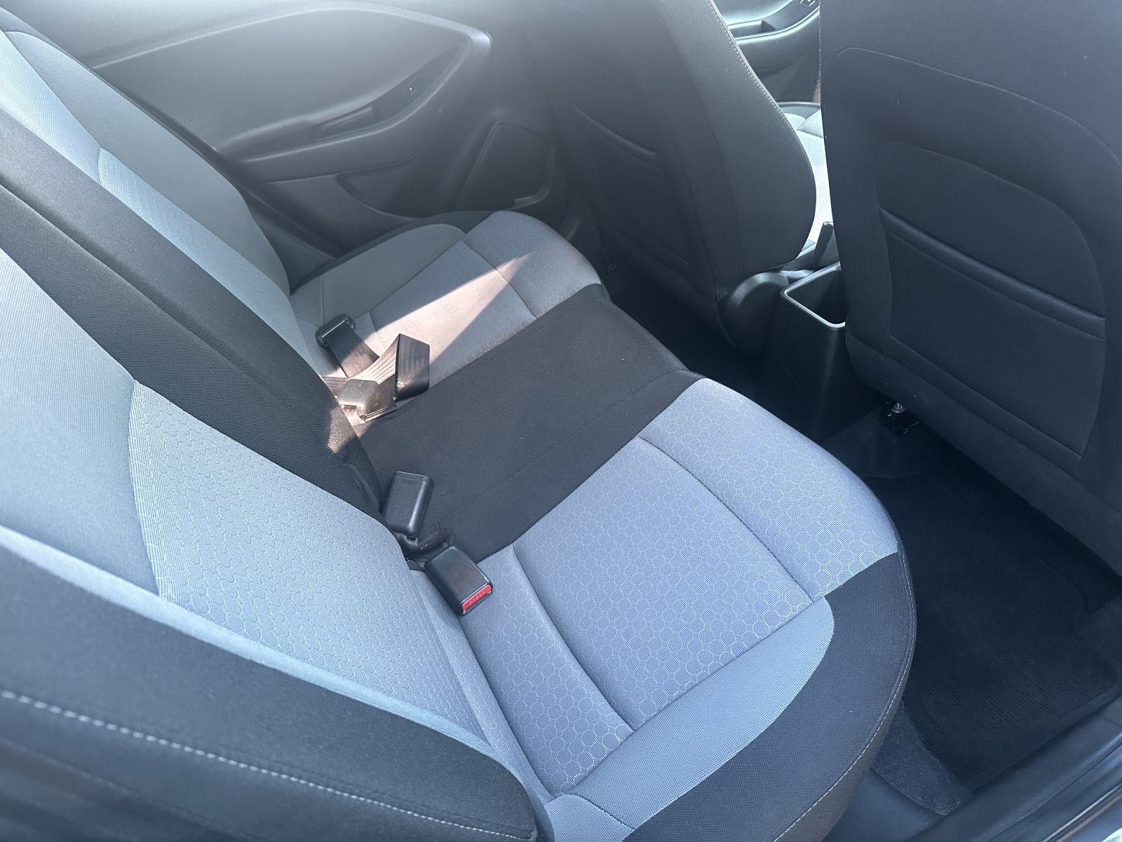 2016 Hyundai i20 photo 9