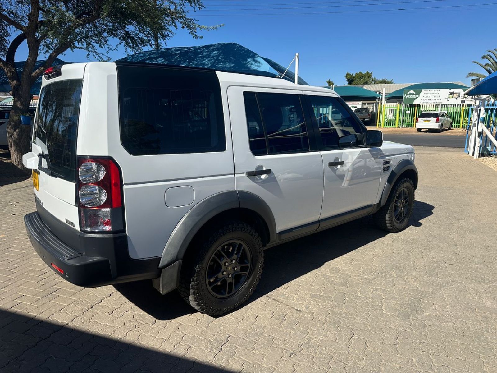2013 Land Rover Discovery 4 photo 3