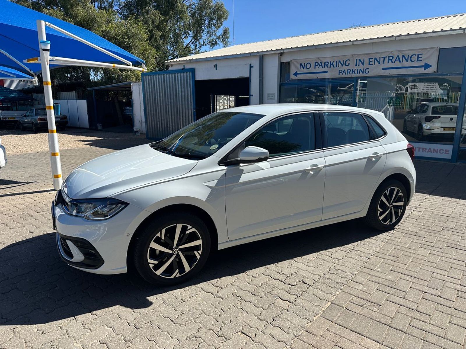 2022 Volkswagen Polo photo 2