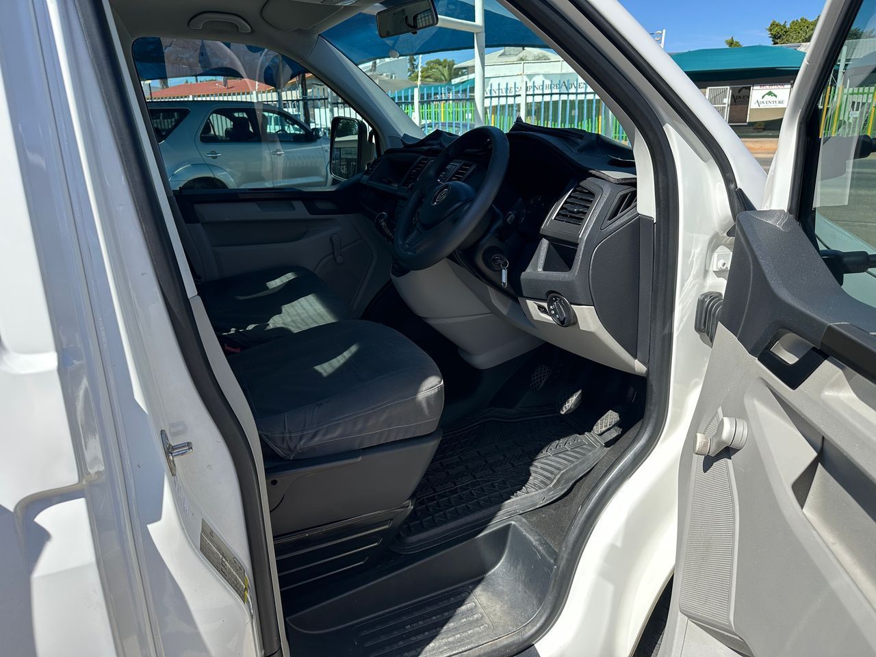2019 Volkswagen Transporter photo 7