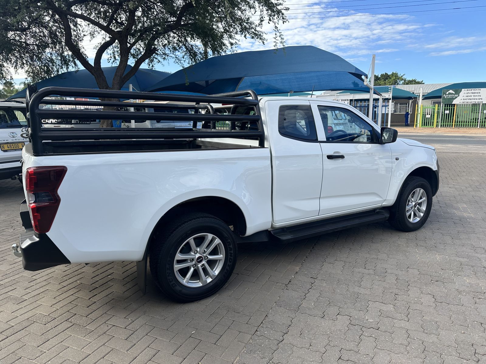 2024 Isuzu D-MAX photo 4