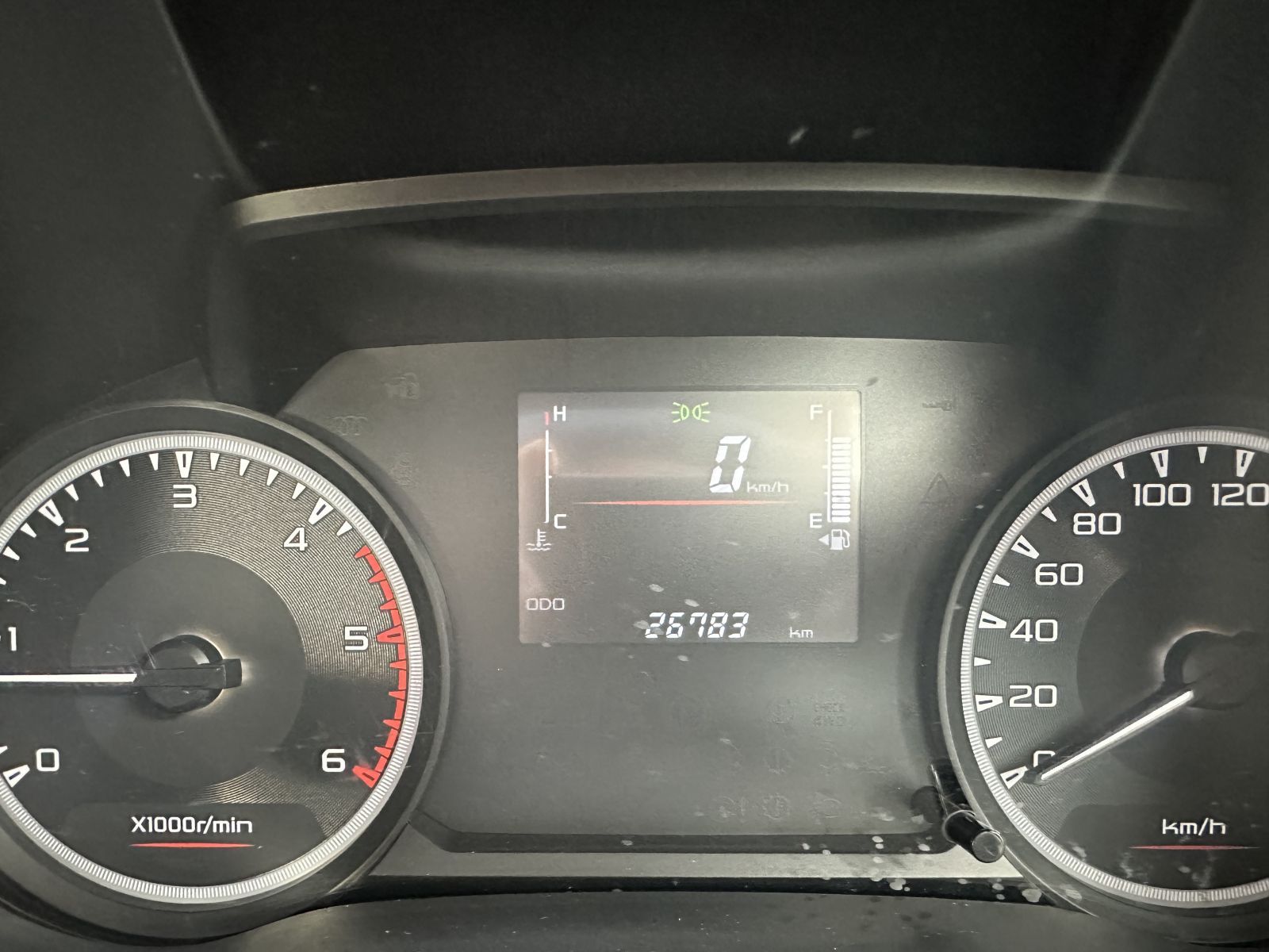 2024 Isuzu D-MAX photo 8