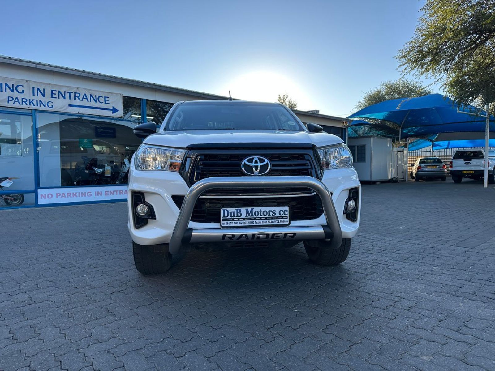 2019 Toyota Hilux photo 2