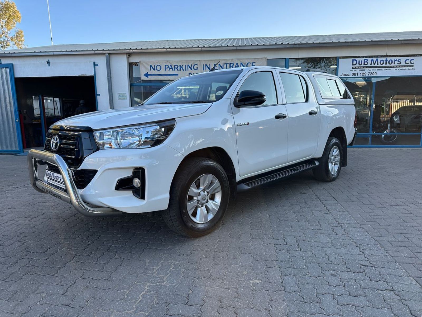 2019 Toyota Hilux photo 3
