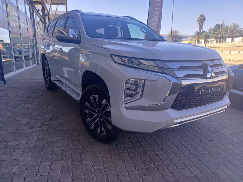 2022 Mitsubishi Pajero photo 3