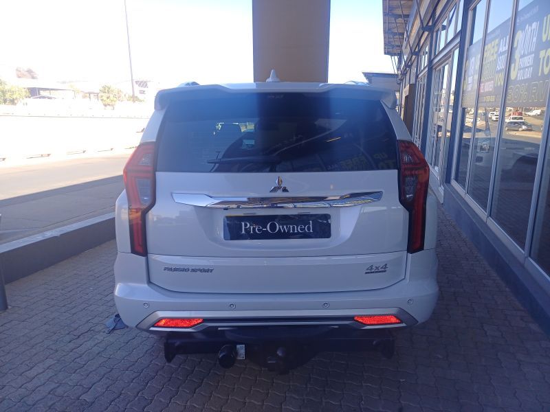 2022 Mitsubishi Pajero photo 4