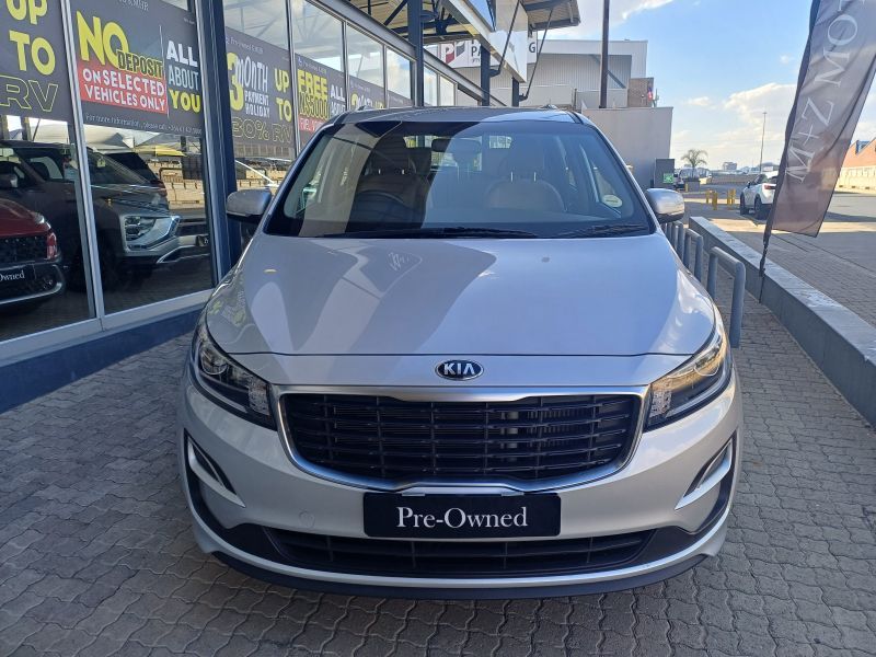 2021 Kia Sedona photo 2