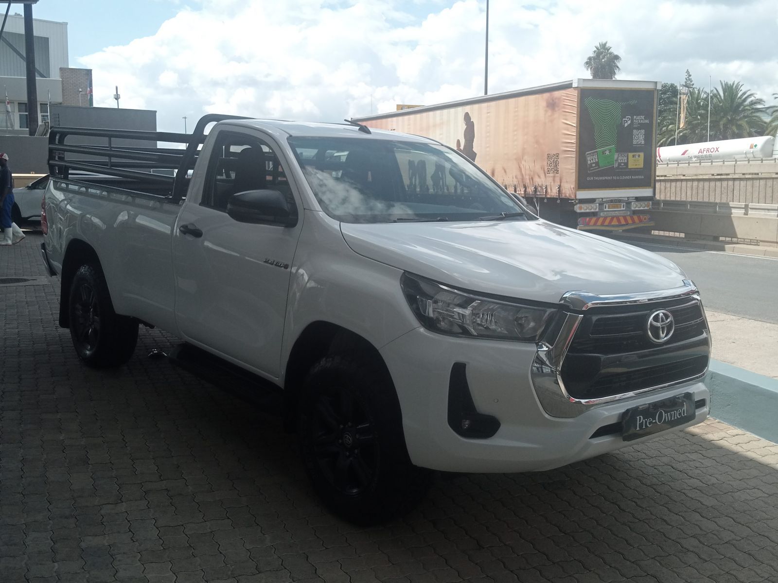 2021 Toyota Hilux photo 2