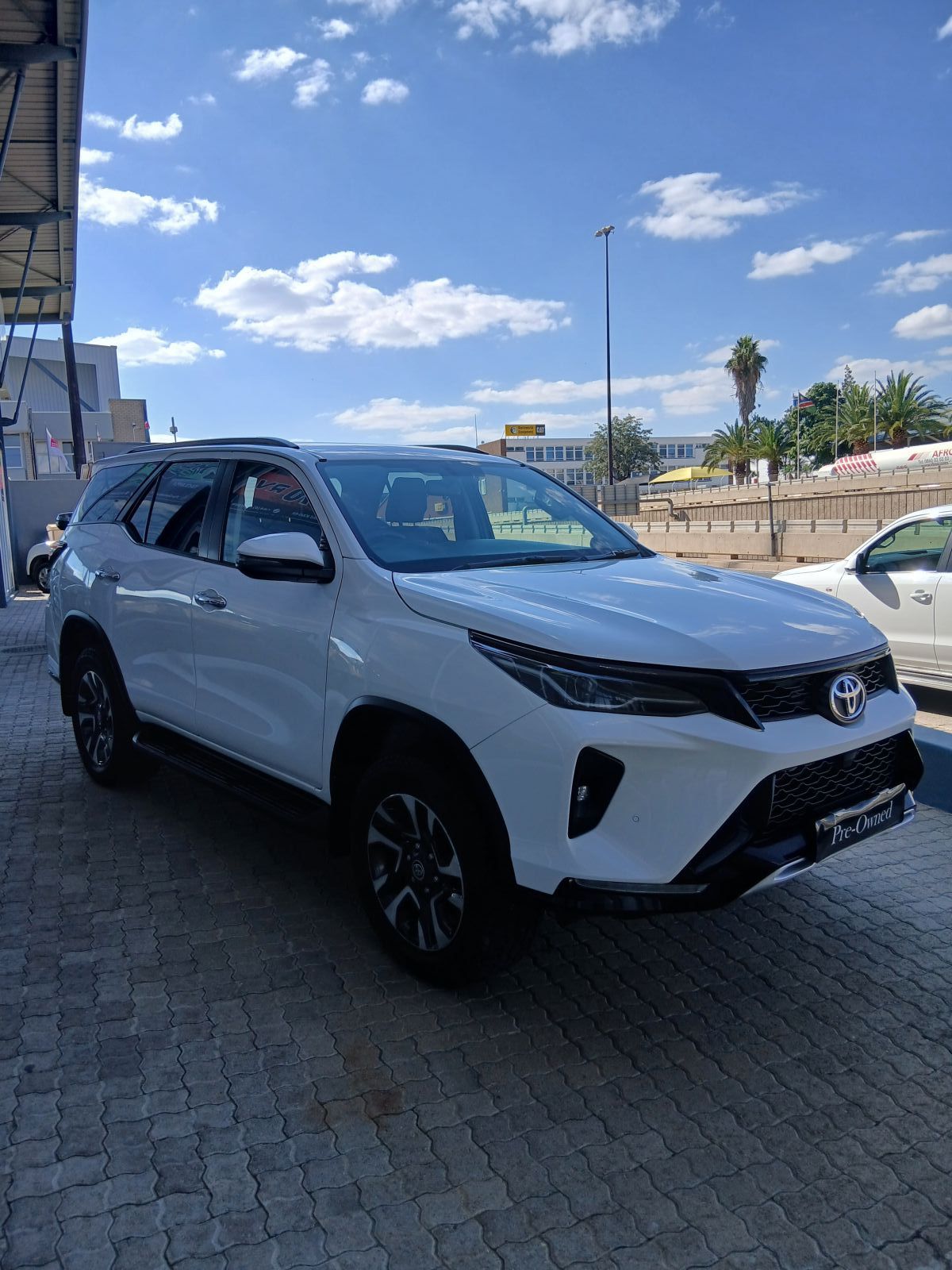 2023 Toyota Fortuner photo 2
