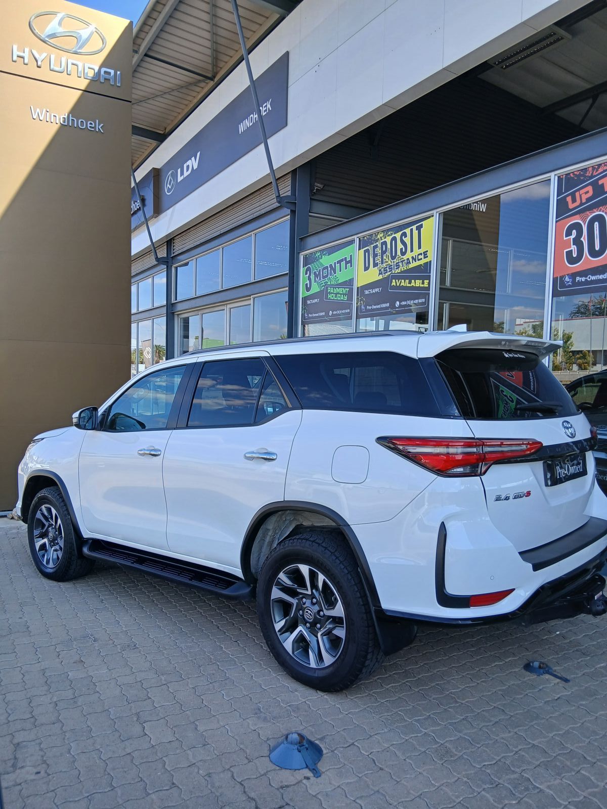 2023 Toyota Fortuner photo 4